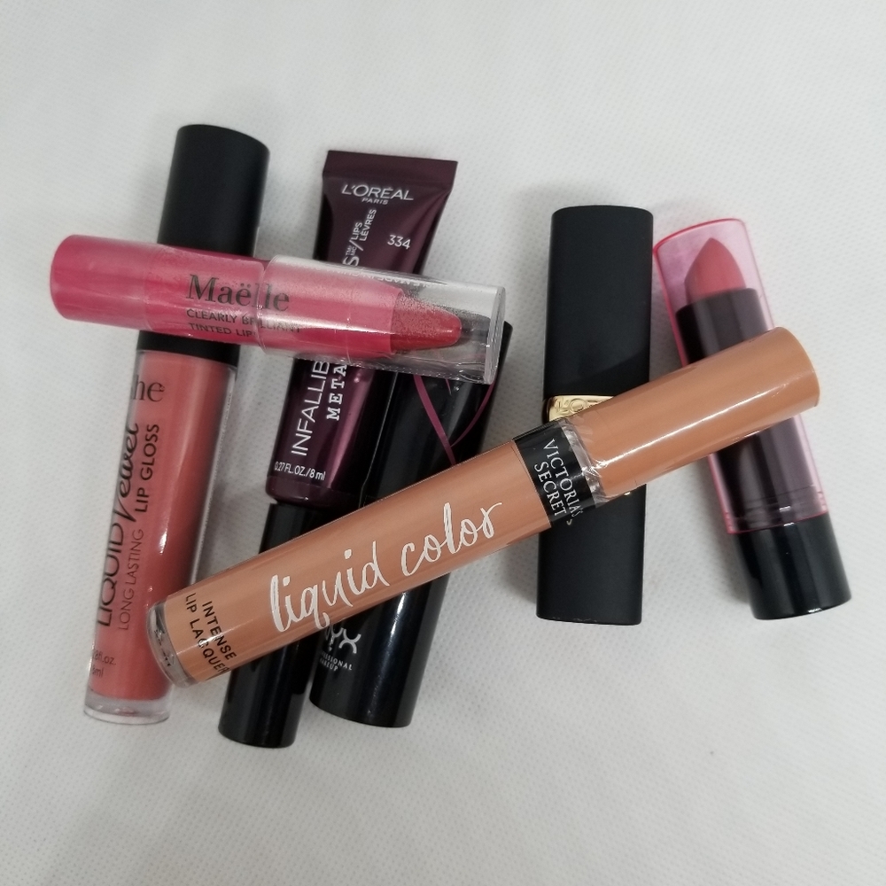 Makeup Bundle - Picture 5 of 14